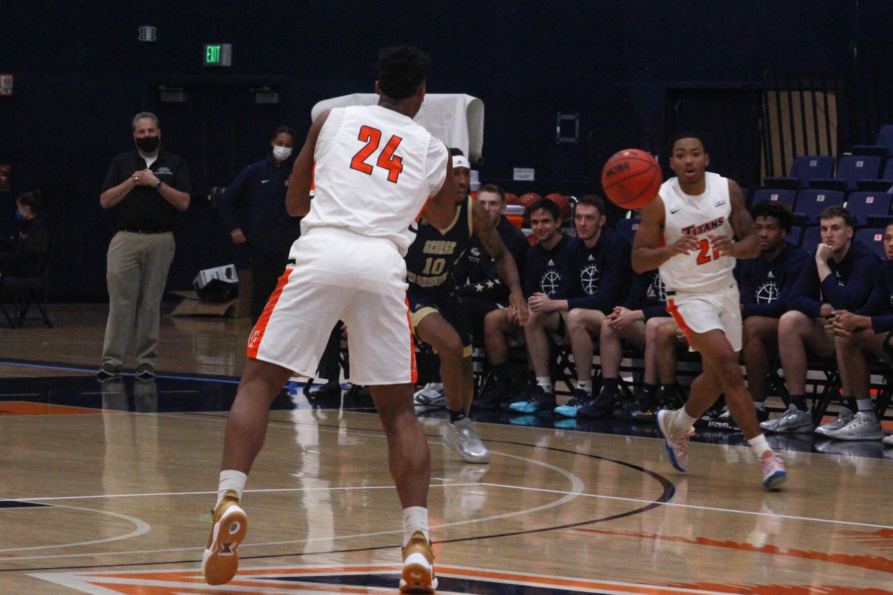 mens bball vs Wyoming